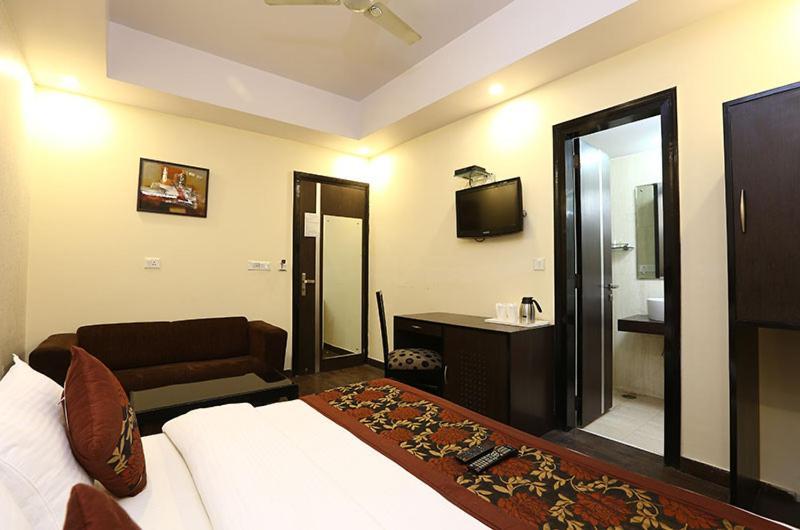 Hotel Kingston Park New Delhi Exterior photo